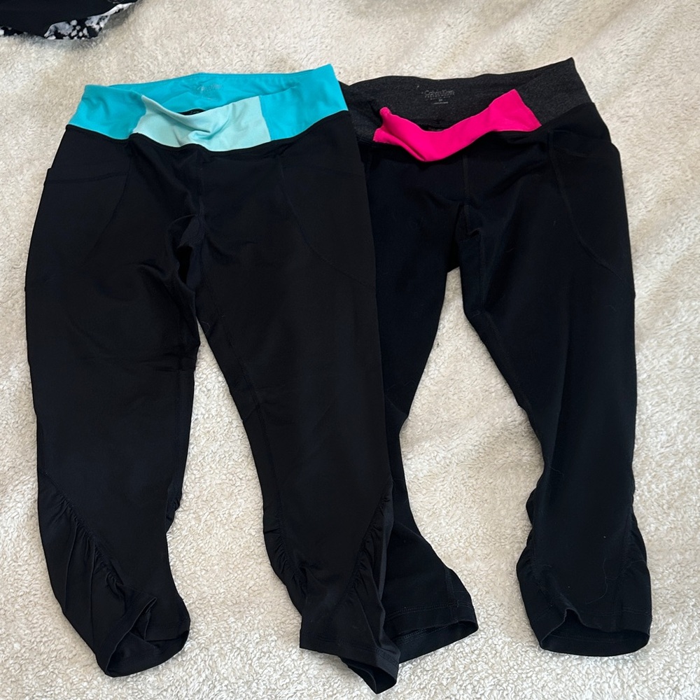 Women’s Calvin Klein performance capris with 2 pockets
